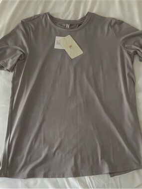 Fabletics Vivienne Cross Back Tee Gray (NWT)